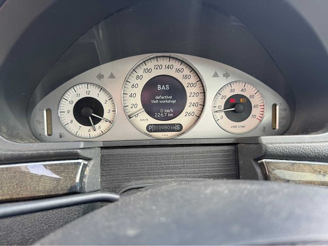 Mercedes-benz - e-klasse 500 - elegance -personenauto - 2002 - afbeelding 17 van  24