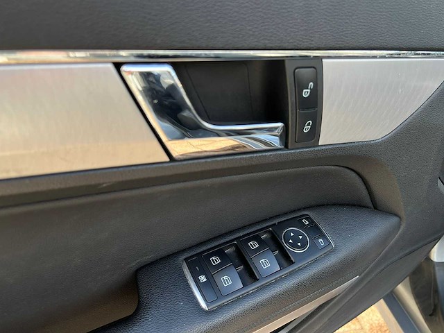 Mercedes-benz - e-klasse cabrio - 250 cgi avantgarde - 2011 - 87-pfj-1 - afbeelding 2 van  16