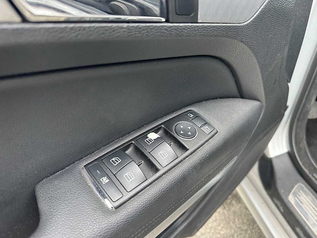 Mercedes-benz - e-klasse coupé - 250 cgi elegance - car - 2009 - afbeelding 25 van  25