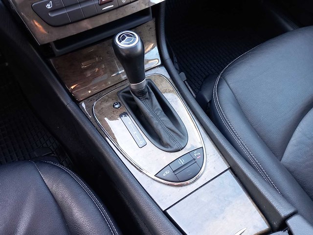 Mercedes-benz - e-klasse estate - 320 cdi avantgarde 4matic - personenauto - afbeelding 3 van  26