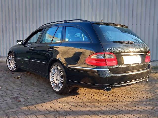 Mercedes-benz - e-klasse estate - 320 cdi avantgarde 4matic - personenauto - afbeelding 17 van  26