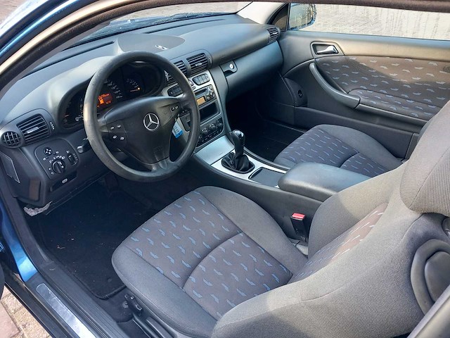 Mercedes-benz - e-klasse estate - 320 cdi avantgarde 4matic - personenauto - afbeelding 18 van  26