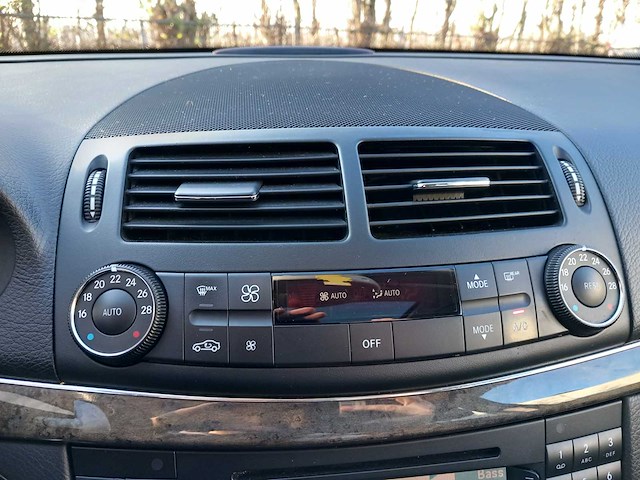 Mercedes-benz - e-klasse estate - 320 cdi avantgarde 4matic - personenauto - afbeelding 26 van  26