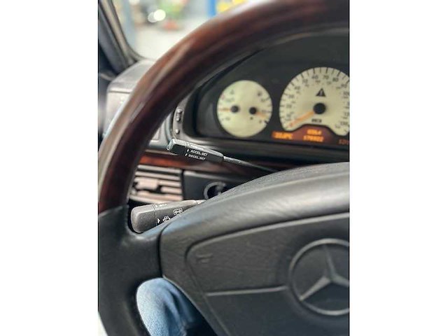 Mercedes-benz - g-klasse - 320 amg 6 cil - personenauto - afbeelding 7 van  17