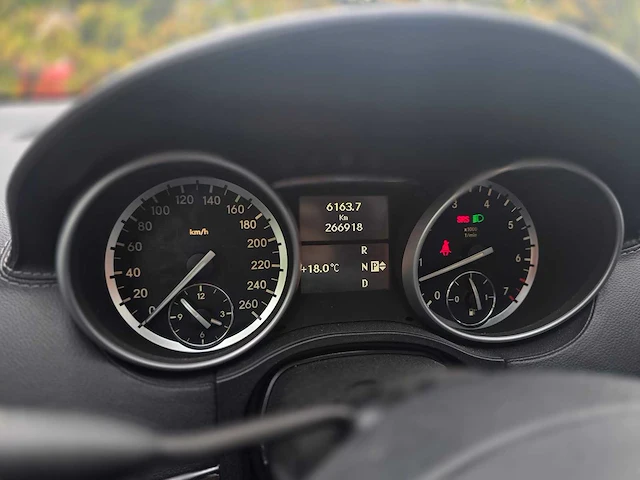Mercedes-benz - gl-klasse - 450 - v8 - 2010 - ggs-10-g - personenauto - afbeelding 10 van  36