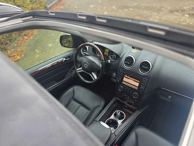 Mercedes-benz - gl-klasse - 450 - v8 - 2010 - ggs-10-g - personenauto - afbeelding 17 van  36