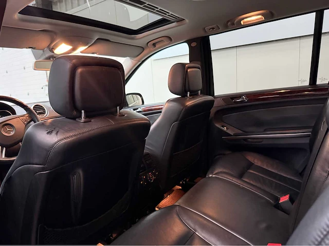 Mercedes-benz - gl-klasse - v8 - 500 - personenauto - 2006 - afbeelding 8 van  20