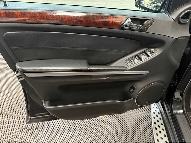 Mercedes-benz - gl-klasse - v8 - 500 - personenauto - 2006 - afbeelding 14 van  20