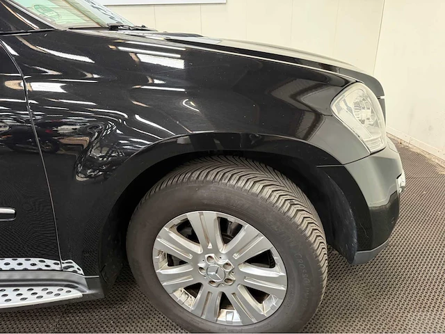 Mercedes-benz - gl-klasse - v8 - 500 - personenauto - 2006 - afbeelding 18 van  20