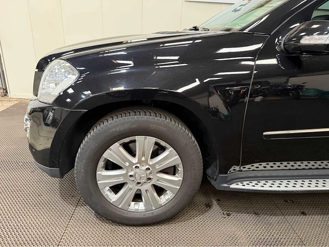 Mercedes-benz - gl-klasse - v8 - 500 - personenauto - 2006 - afbeelding 19 van  20