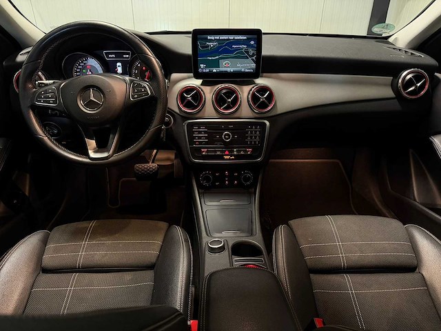 Mercedes-benz - gla-klasse - 200 prestige 2016 p-678-nh iaw - afbeelding 13 van  17