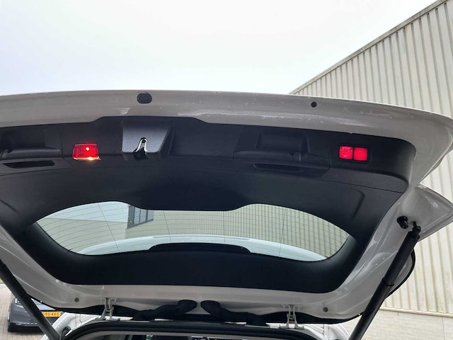 Mercedes-benz - glb - 250 premium plus - car - 2020 - afbeelding 12 van  31