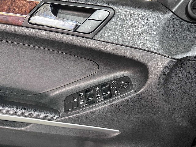 Mercedes-benz - m-klasse - 320 cdi - car - afbeelding 3 van  25
