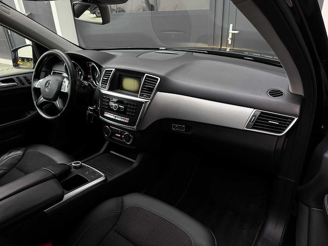 Mercedes-benz - m-klasse - 350 bluetec - car - 2015|j-385-jp|iaw - afbeelding 16 van  30