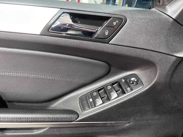 Mercedes-benz - m-klasse - 350 cdi prestige - 97-pbk-4- 2011 - afbeelding 2 van  15