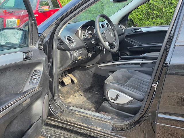 Mercedes-benz - m-klasse - 420 cdi v8 - 4matic - luchtvering - bedrijfswagen - v-236-gn - afbeelding 16 van  18
