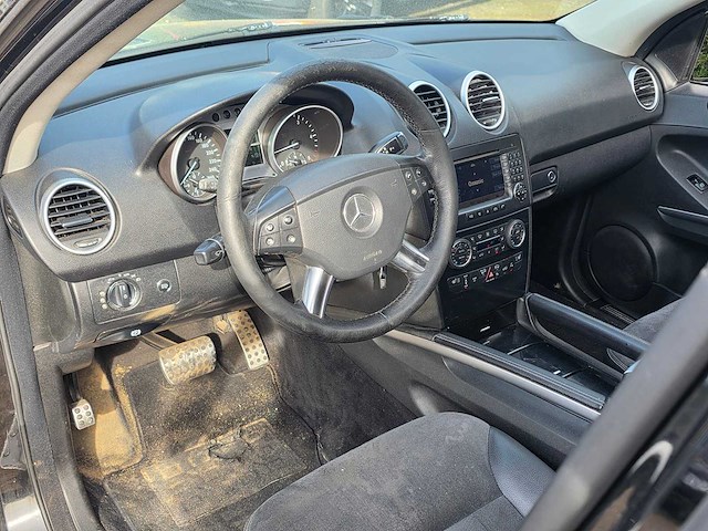 Mercedes-benz - m-klasse - 420 cdi v8 - 4matic - luchtvering - bedrijfswagen - v-236-gn - afbeelding 17 van  18