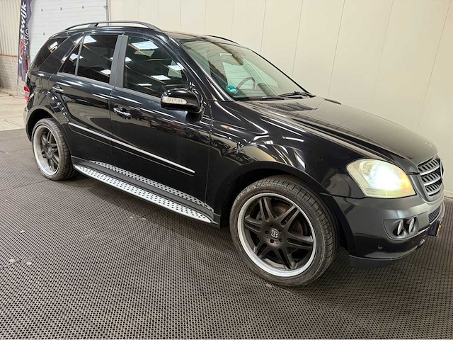 Mercedes-benz - m-klasse - ml 350 - personenauto - 2005 - afbeelding 28 van  31