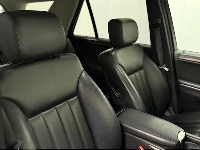 Mercedes-benz - m-klasse - ml 350 - personenauto - 2005 - afbeelding 31 van  31