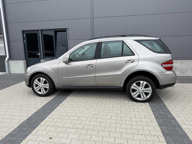 Mercedes-benz - m-klasse 350 - personenauto - 2005 - afbeelding 12 van  25