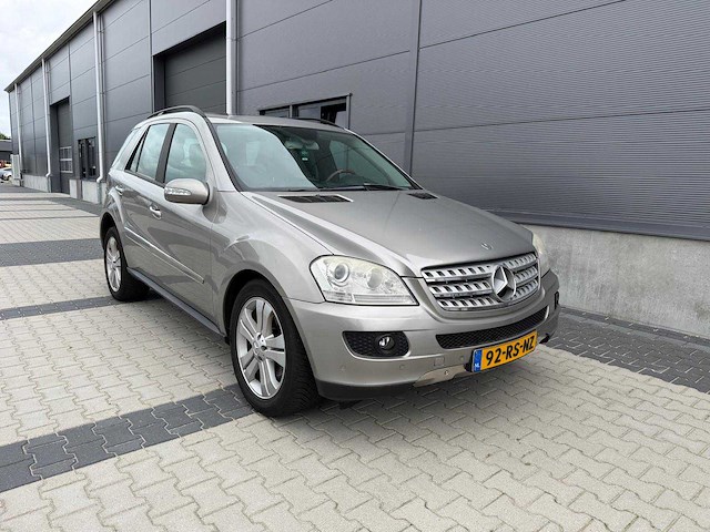 Mercedes-benz - m-klasse 350 - personenauto - 2005 - afbeelding 20 van  25