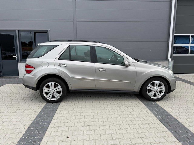 Mercedes-benz - m-klasse 350 - personenauto - 2005 - afbeelding 21 van  25