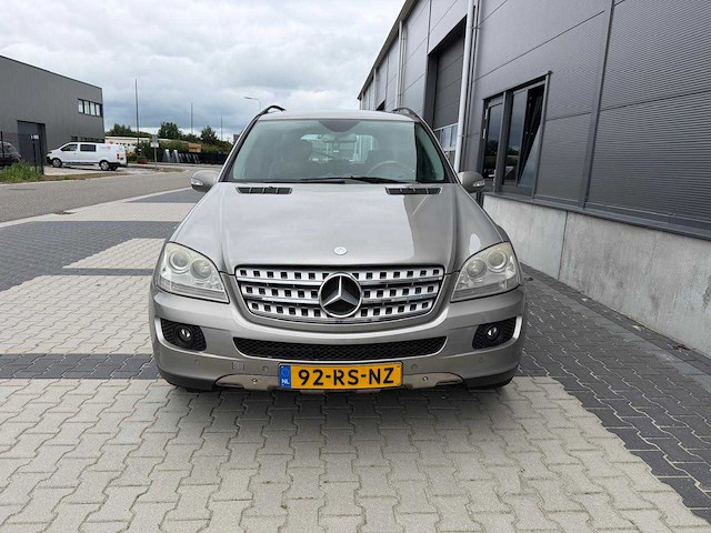 Mercedes-benz - m-klasse 350 - personenauto - 2005 - afbeelding 23 van  25