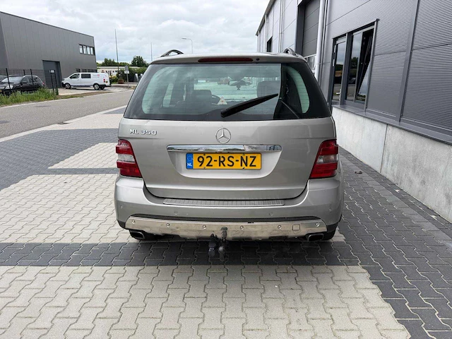 Mercedes-benz - m-klasse 350 - personenauto - 2005 - afbeelding 24 van  25