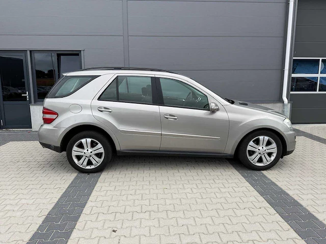 Mercedes-benz - m-klasse 350 - personenauto - 2005 - afbeelding 20 van  24