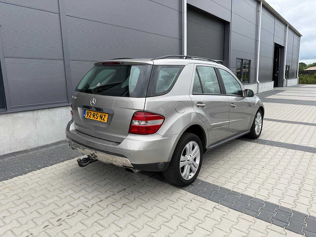 Mercedes-benz - m-klasse 350 - personenauto - 2005 - afbeelding 21 van  24