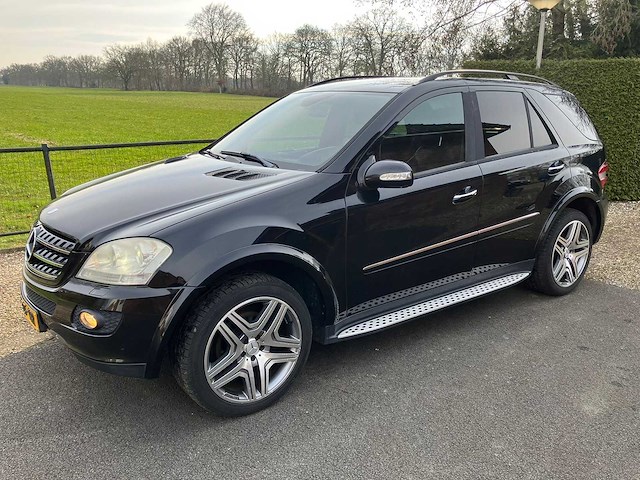 Mercedes-benz - ml suv - m-klasse - 320 cdi - personenauto - afbeelding 1 van  13