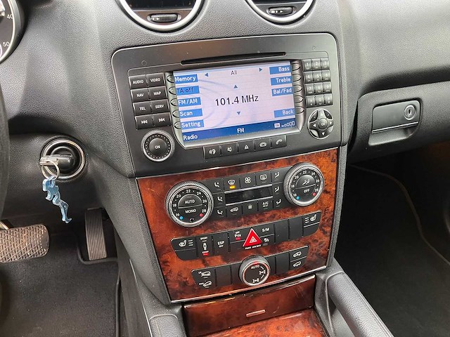 Mercedes-benz - ml suv - m-klasse - 320 cdi - personenauto - afbeelding 13 van  13