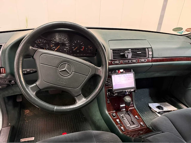 Mercedes-benz - s-klasse - 400 se - oldtimer - 1993 - afbeelding 13 van  32