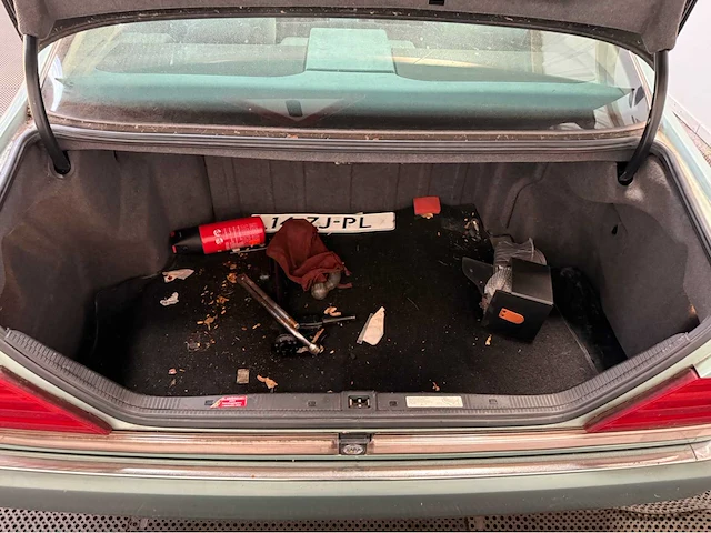 Mercedes-benz - s-klasse - 400 se - oldtimer - 1993 - afbeelding 17 van  32