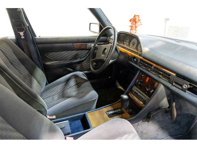 Mercedes-benz - s-klasse - classic cars >15 - afbeelding 4 van  21