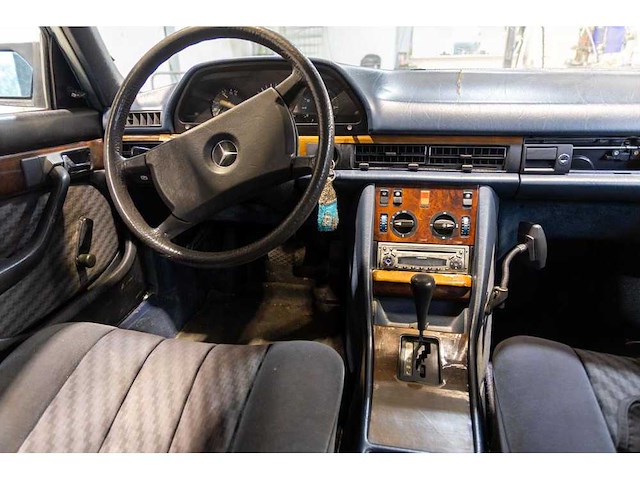 Mercedes-benz - s-klasse - classic cars >15 - afbeelding 11 van  21