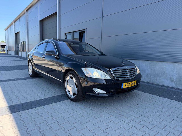 Mercedes-benz - s-klasse - v12 600 - lang - personenauto - 2006 - afbeelding 18 van  18