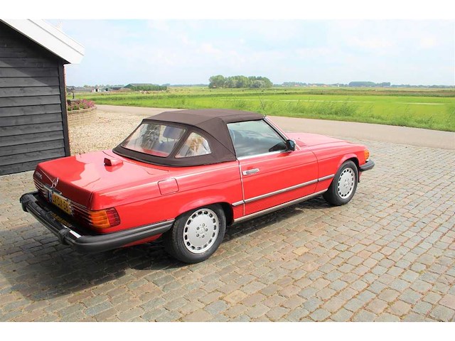 Mercedes benz - sl - 560 - car - 1986 - afbeelding 23 van  97