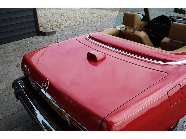 Mercedes benz - sl - 560 - car - 1986 - afbeelding 84 van  97