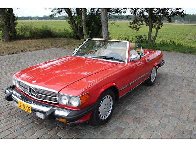 Mercedes benz - sl - 560 - car - 1986 - afbeelding 1 van  97