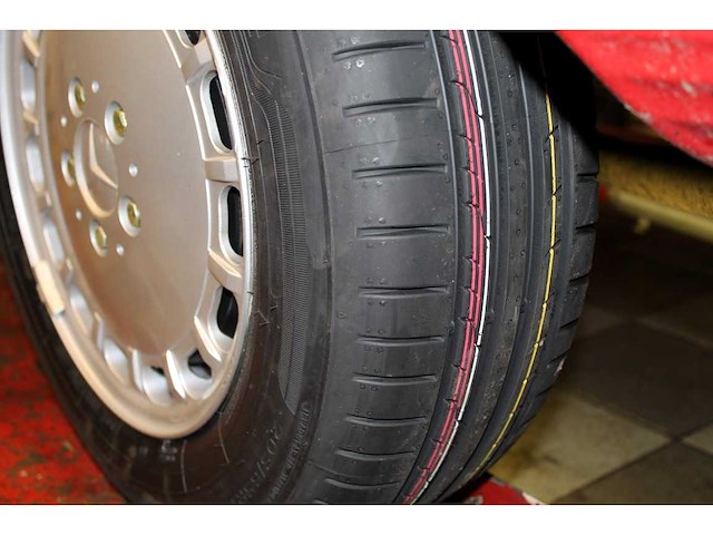 Mercedes benz - sl - 560 - car - 1986 - afbeelding 28 van  97