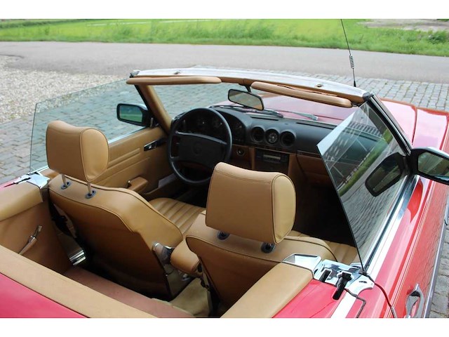 Mercedes benz - sl - 560 - car - 1986 - afbeelding 82 van  97