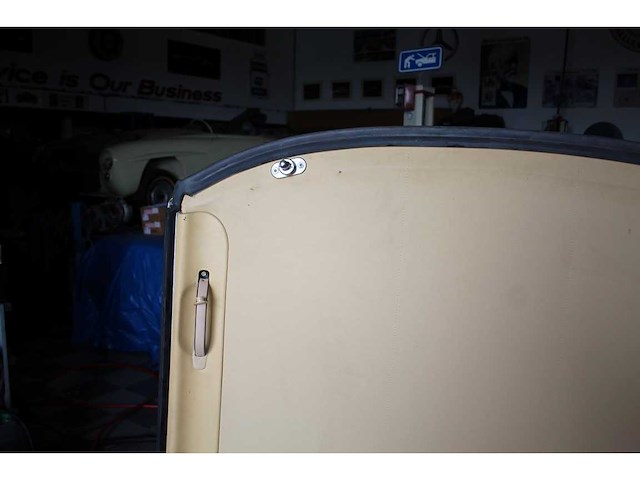 Mercedes benz - sl - 560 - car - 1986 - afbeelding 92 van  97