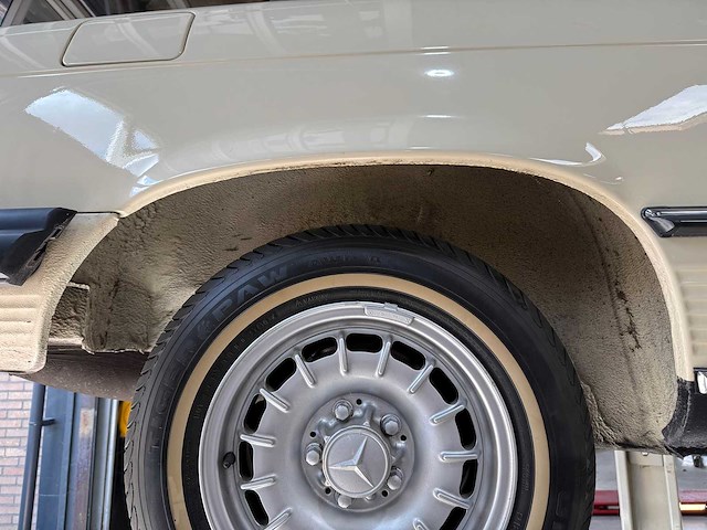 Mercedes-benz - sl-klasse - 380 sl - car - afbeelding 37 van  57