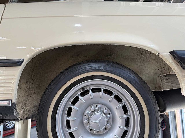 Mercedes-benz - sl-klasse - 380 sl - car - afbeelding 38 van  57