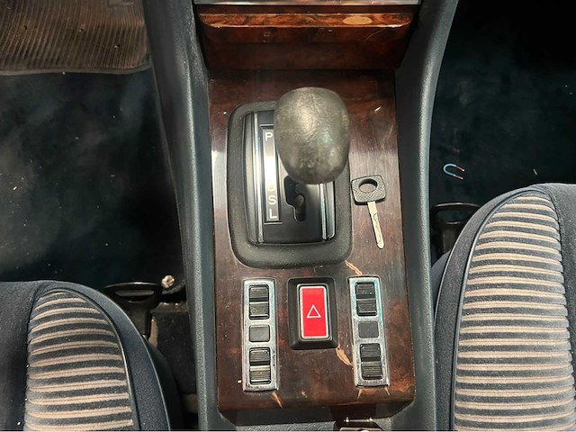 Mercedes-benz - sl-klasse - 380 slc - oldtimer - 1981 - afbeelding 4 van  36