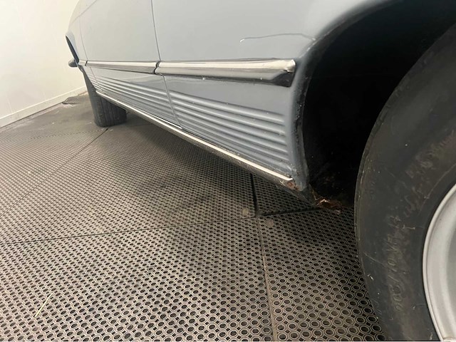 Mercedes-benz - sl-klasse - 380 slc - oldtimer - 1981 - afbeelding 13 van  36