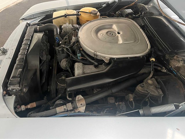 Mercedes-benz - sl-klasse - 380 slc - oldtimer - 1981 - afbeelding 17 van  36