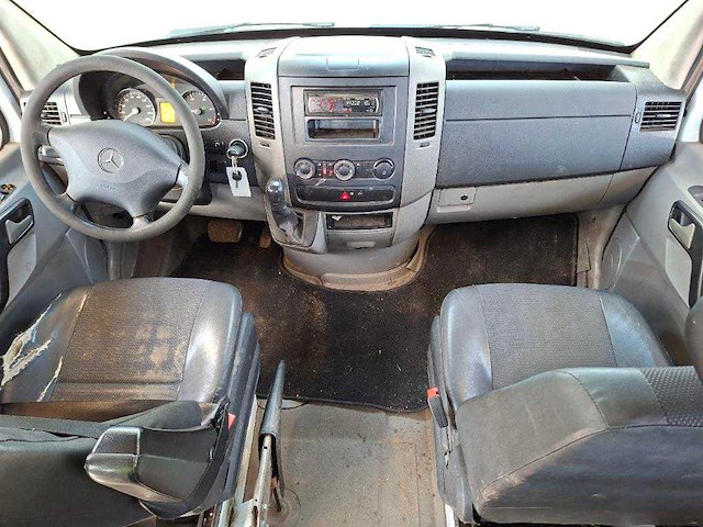 Mercedes-benz - sprinter - automaat - 210 2.2 cdi 325 dc - 2011 - afbeelding 12 van  13