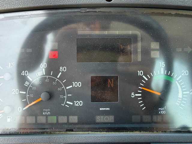 Mercedes benz - unimog u300 - vrachtwagen - afbeelding 11 van  21